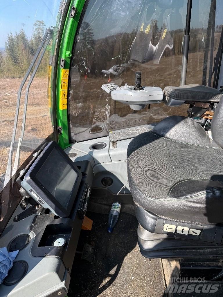 John Deere 1270 G 收穫機