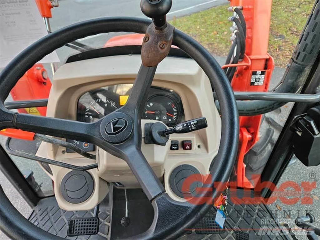 Kubota M6040 曳引機