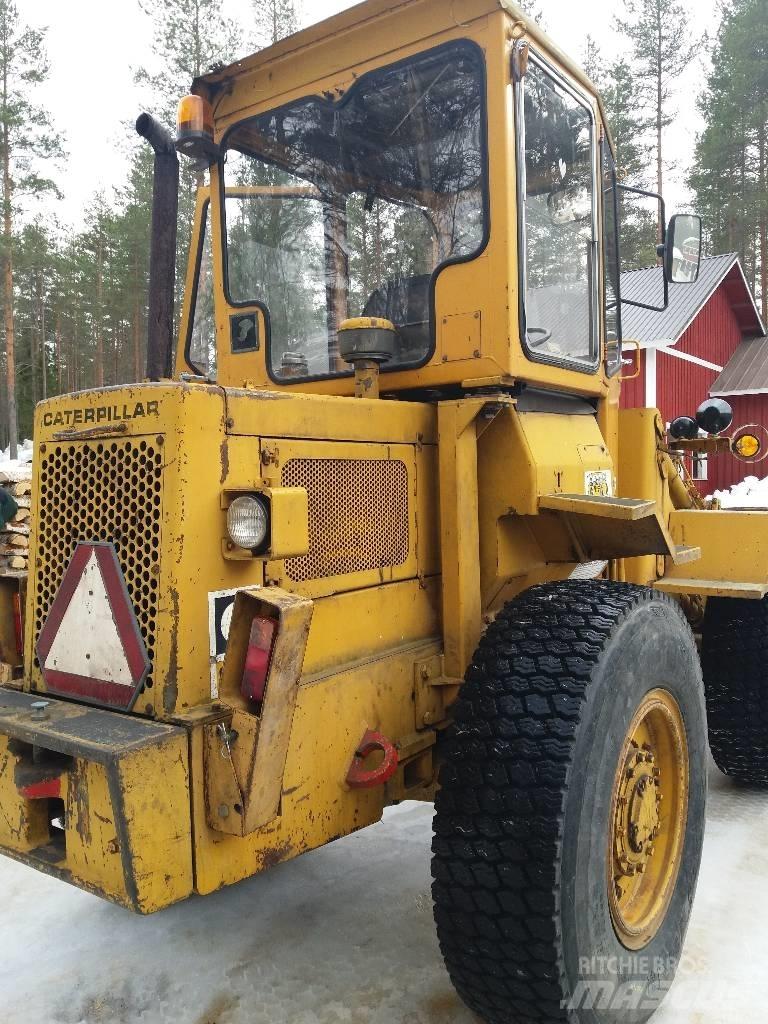 CAT 910 輪胎式裝載機