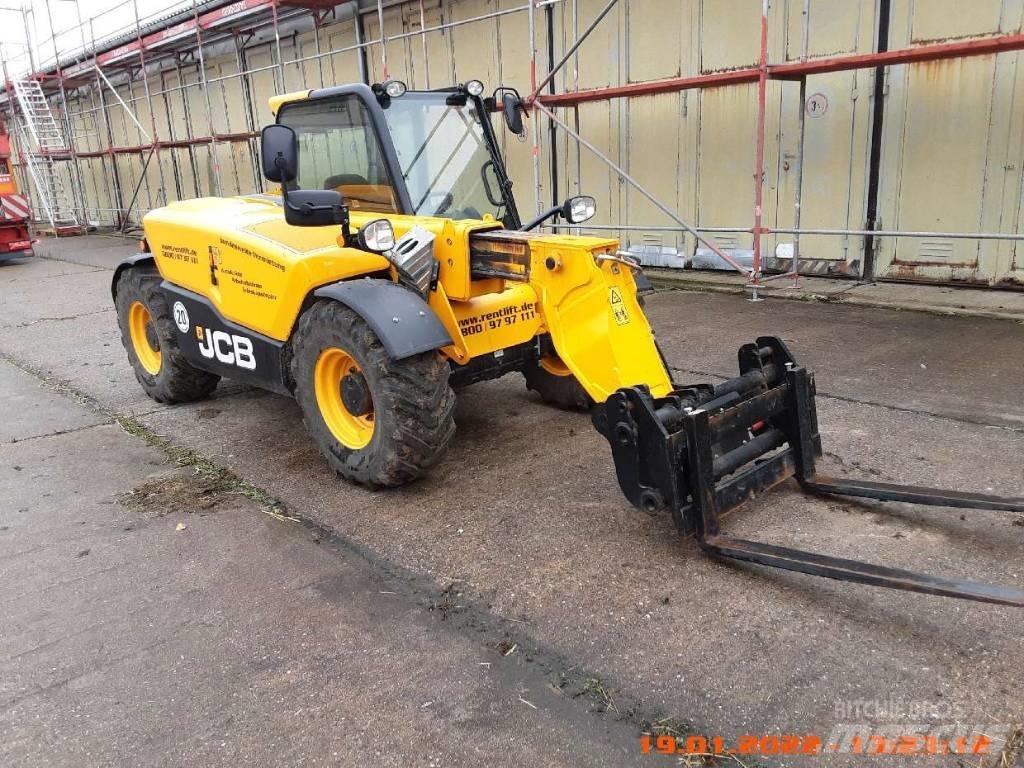 JCB 525-60 伸縮臂操作車