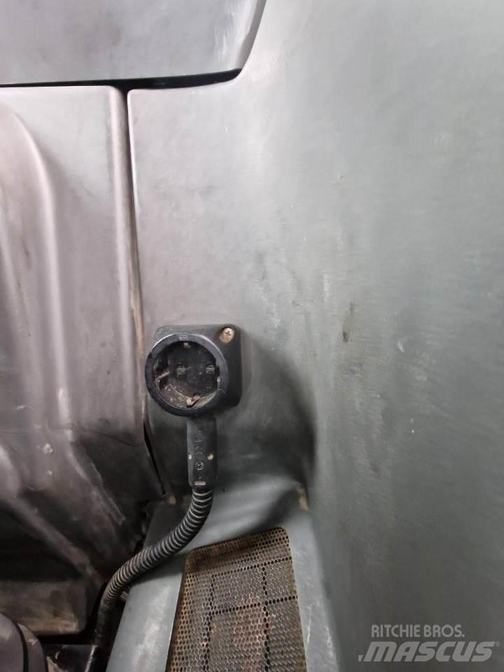 Merlo P 27.6 TOP 伸縮輪式裝載機