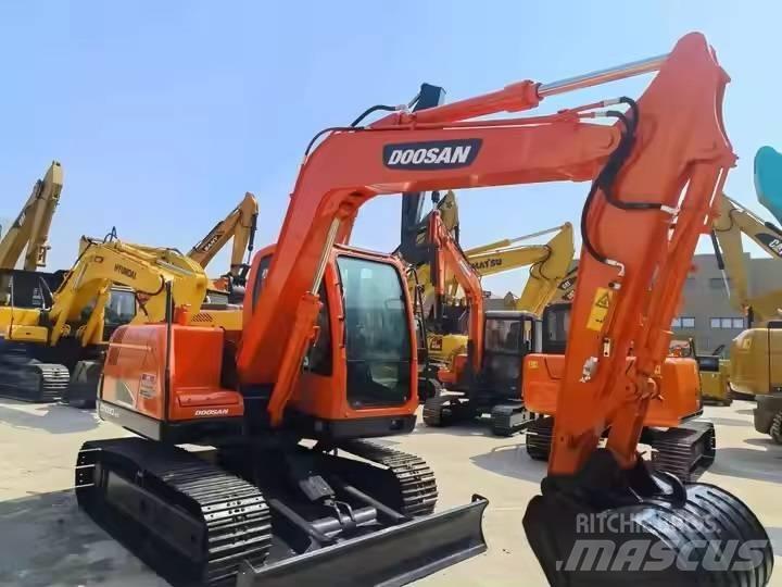 Doosan DX 80 - 9C 小型挖土機/掘鑿機<7t(小型挖掘機)