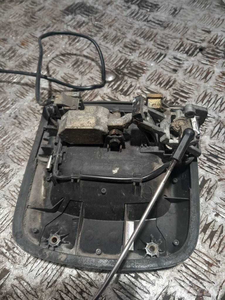 MAN TGA 81626416075 駕駛室與內部