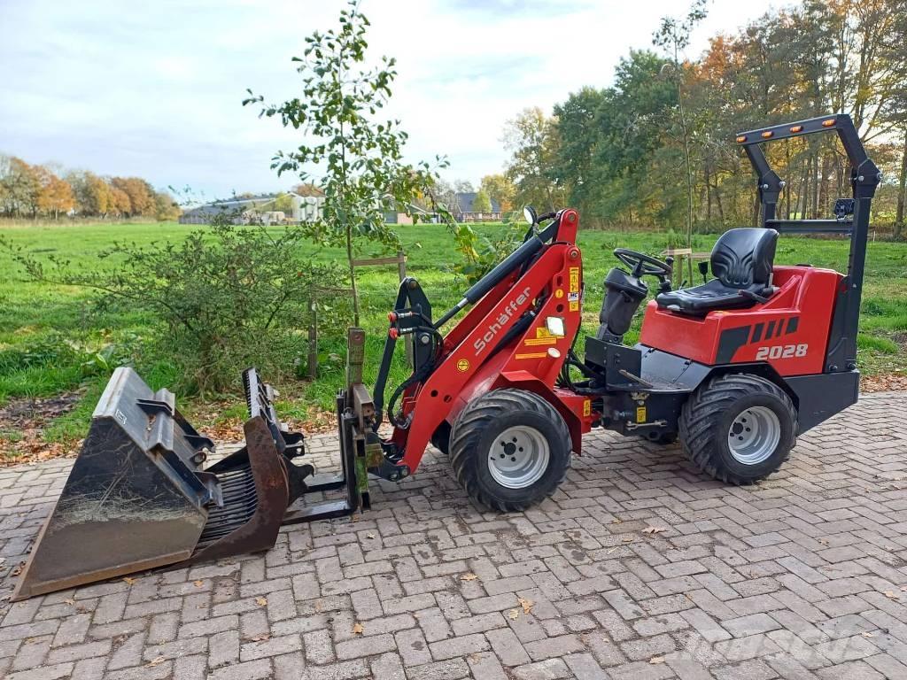 Schäffer 2028 多功能裝載機