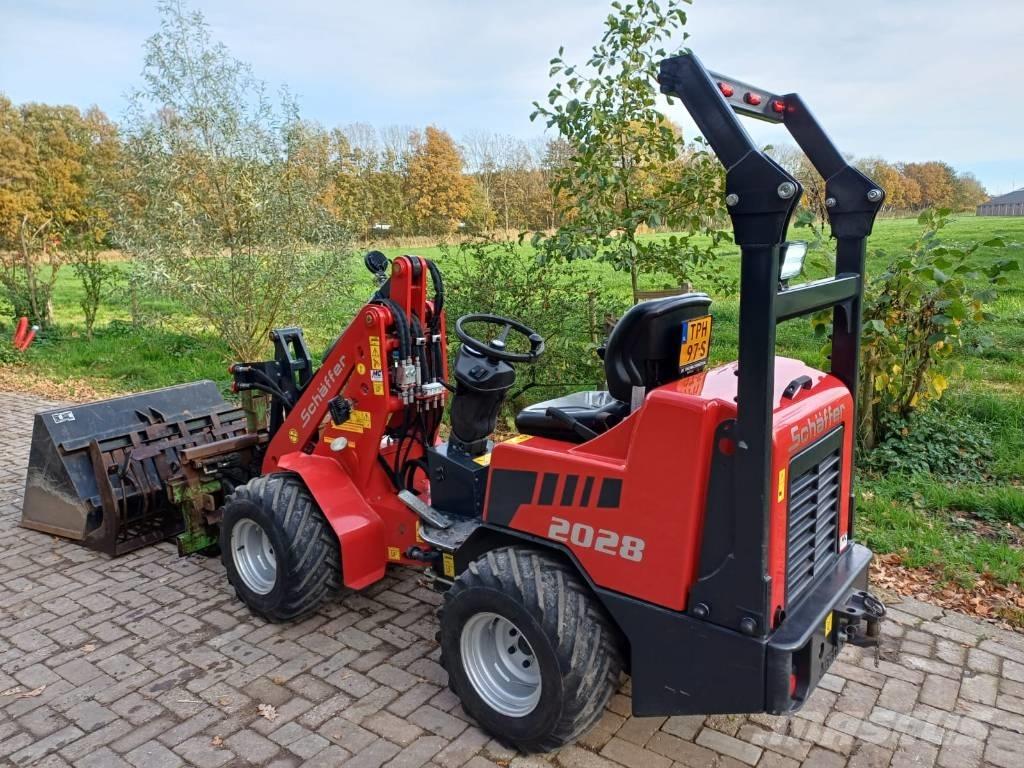 Schäffer 2028 多功能裝載機