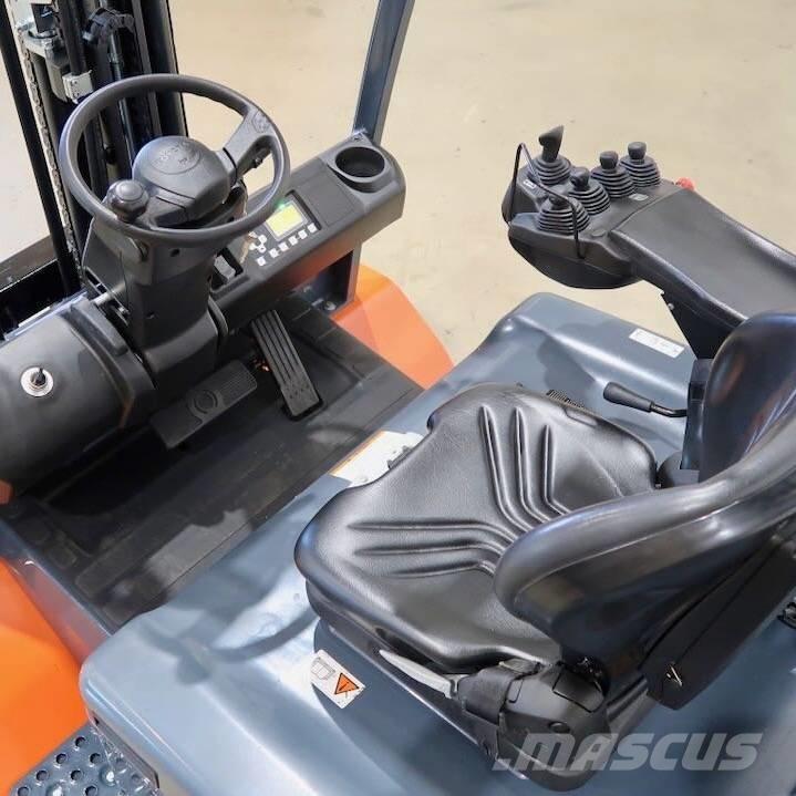 Toyota 8FBMT45 電動堆高機