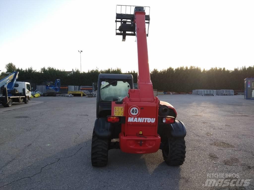 Manitou MT 625 伸縮臂操作車