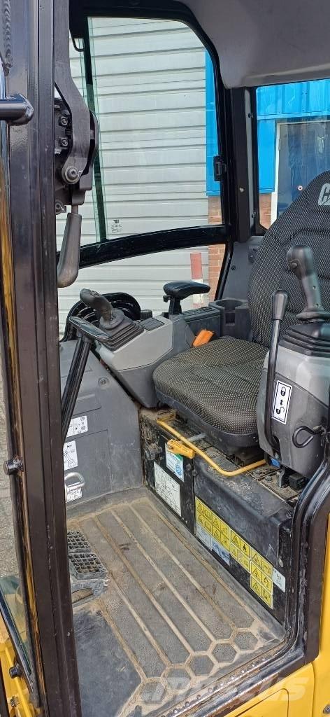 CAT 301.6 小型挖土機/掘鑿機<7t(小型挖掘機)