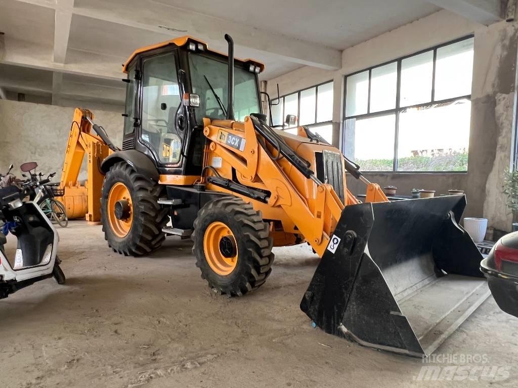 JCB 3 CX 反鏟裝載機