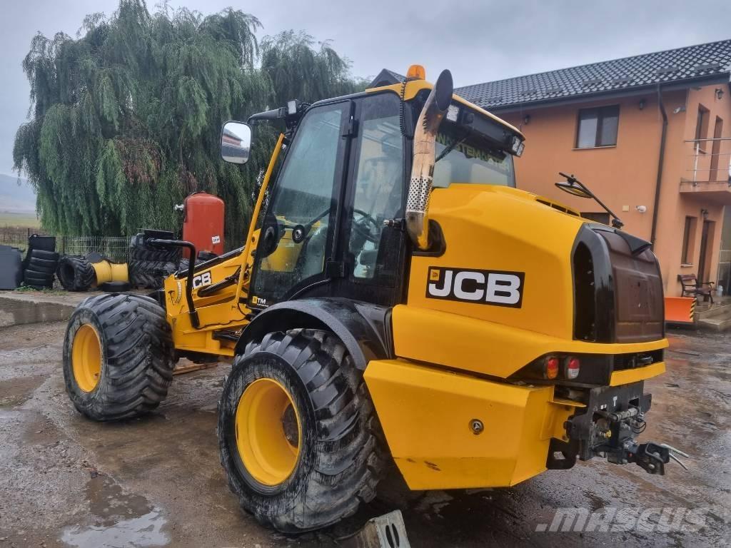 JCB TM 320S 農業用伸縮臂裝載機