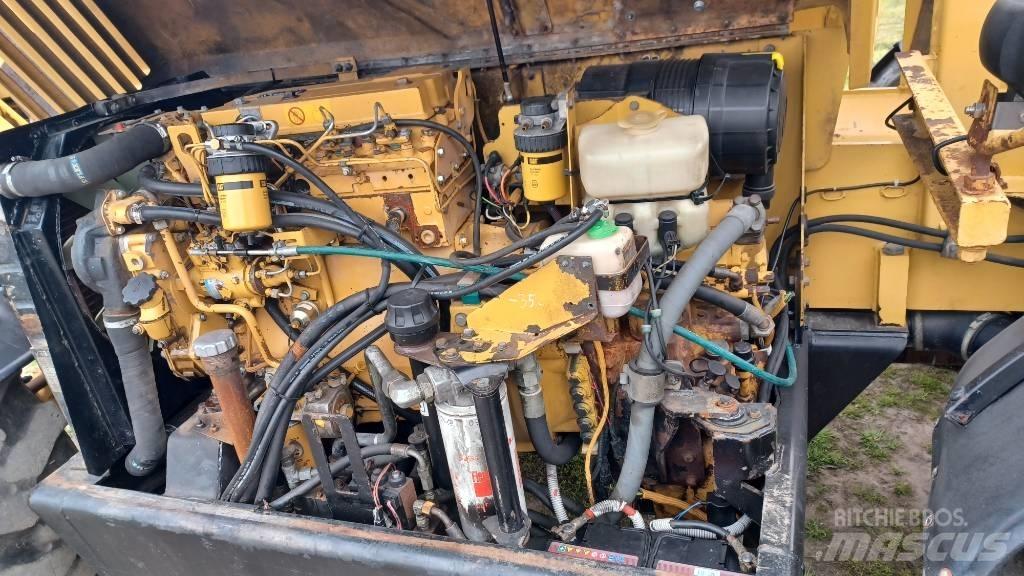 CAT TH 63 伸縮臂操作車