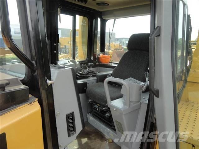 CAT D 8 R 履帶推土機