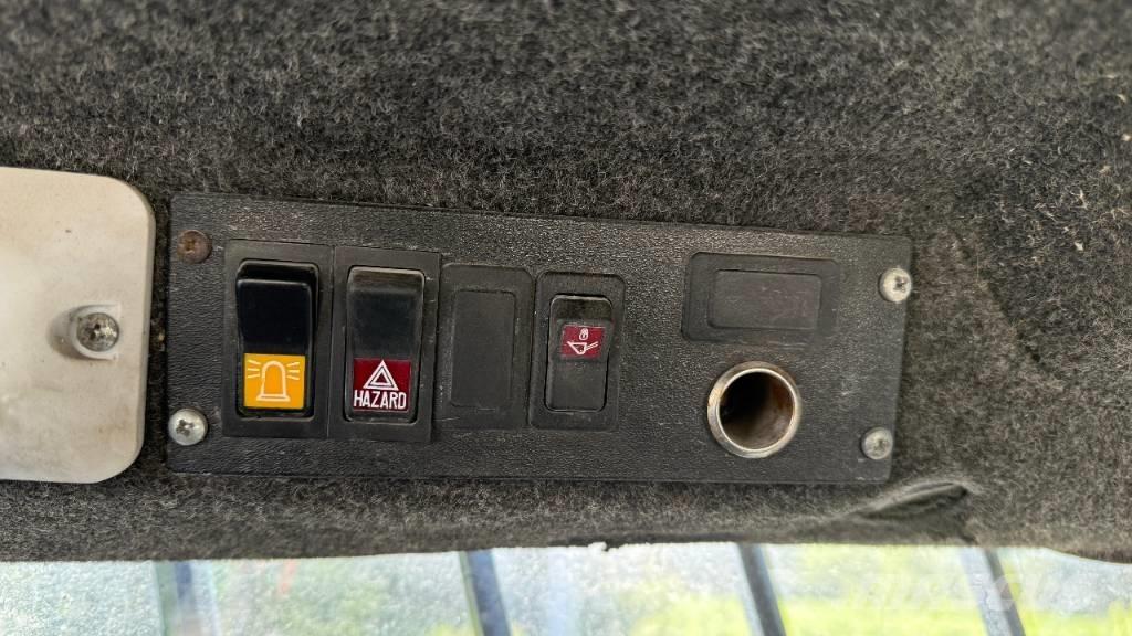 Bobcat 553 滑移轉向裝載機
