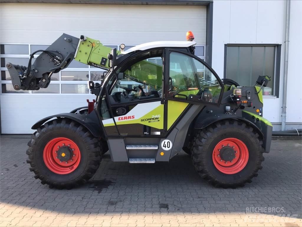 Liebherr T46-7S 伸縮臂操作車