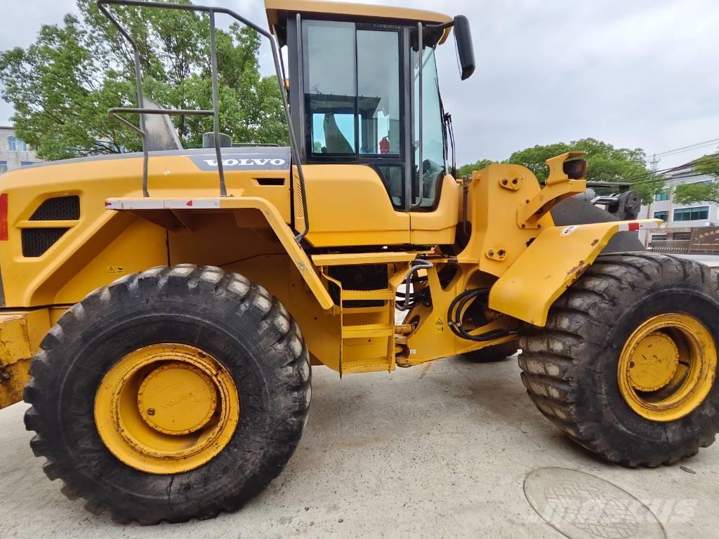 Volvo L 105 輪胎式裝載機
