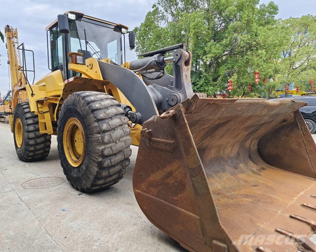 Volvo L 105 輪胎式裝載機
