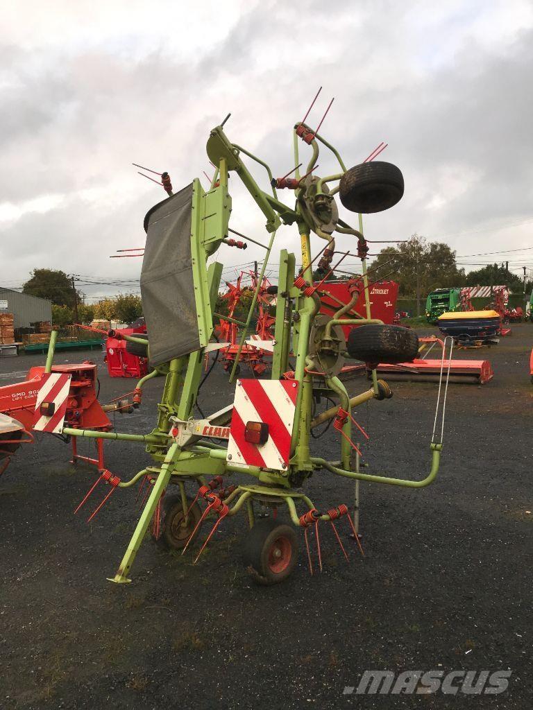 CLAAS Volto 58 耙與翻草機