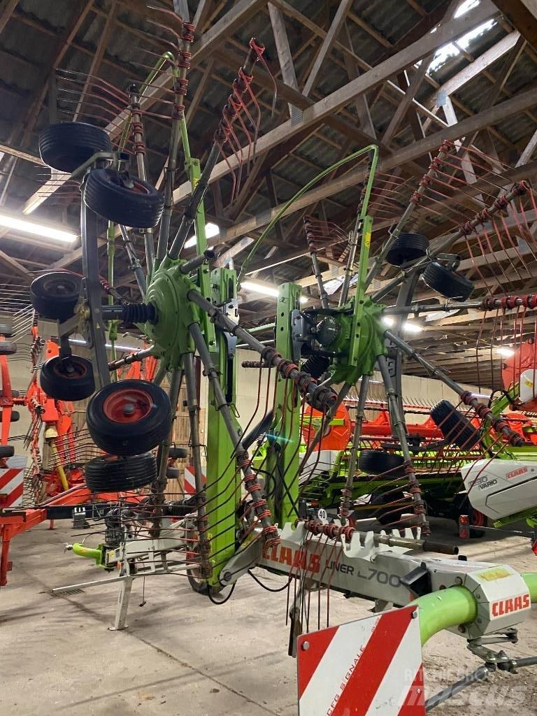 CLAAS Liner 2700 堆草機