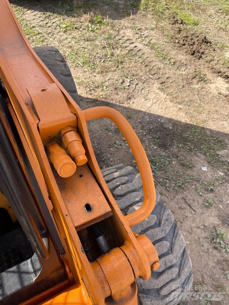 CASE 95 XT 滑移轉向裝載機