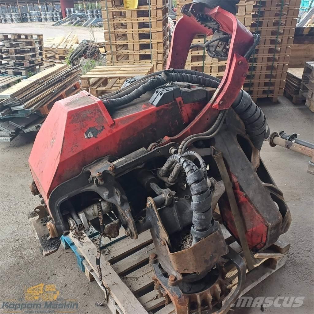 Komatsu C144 收穫機頭