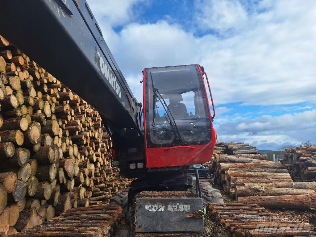 Komatsu 901 XC 收穫機