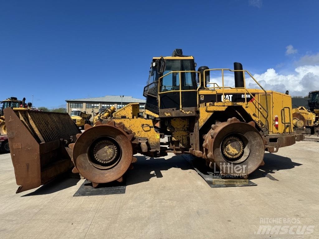 CAT 826H 廢棄物壓實機
