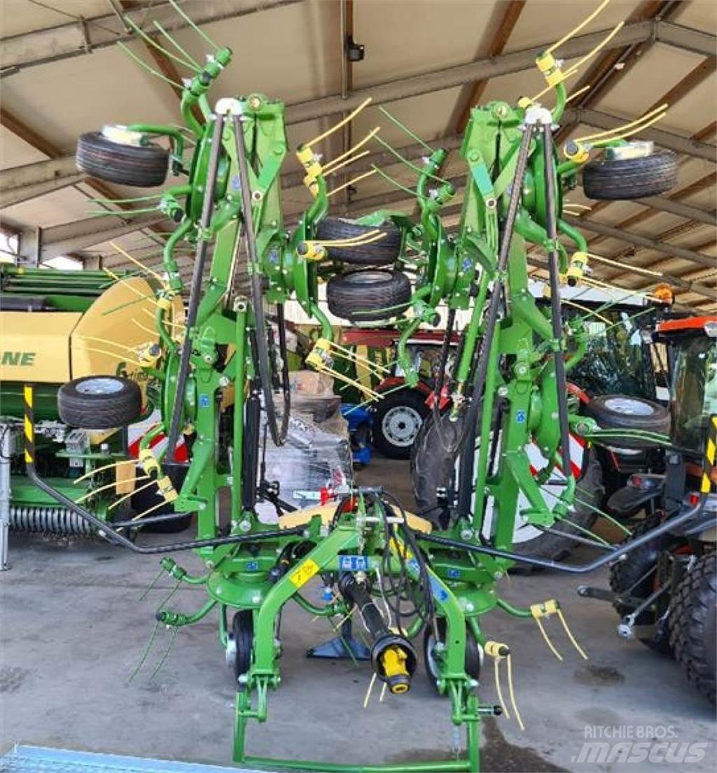 Krone VENDRO 900 耙與翻草機