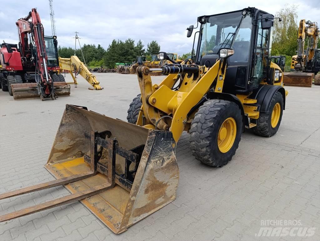 CAT 908M 輪胎式裝載機