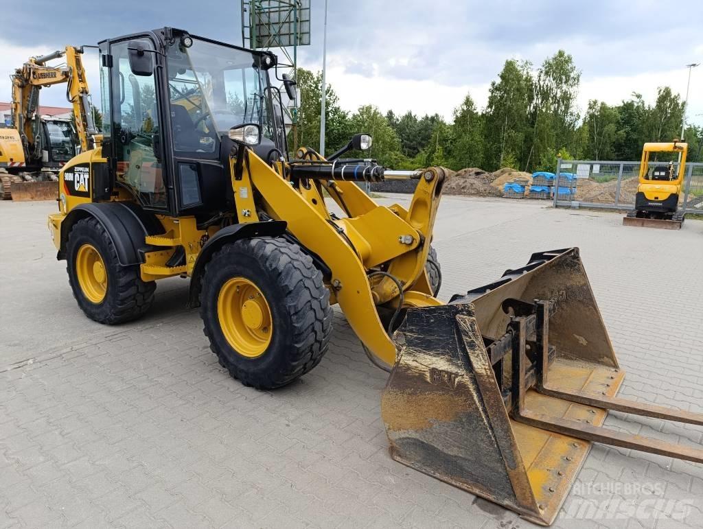 CAT 908M 輪胎式裝載機