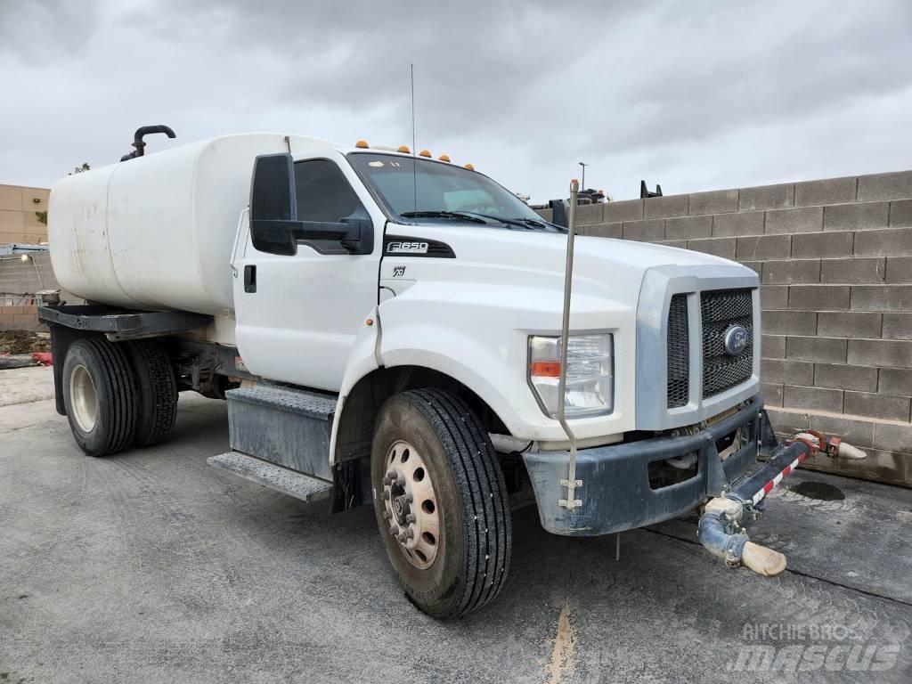 Ford F 650 水車