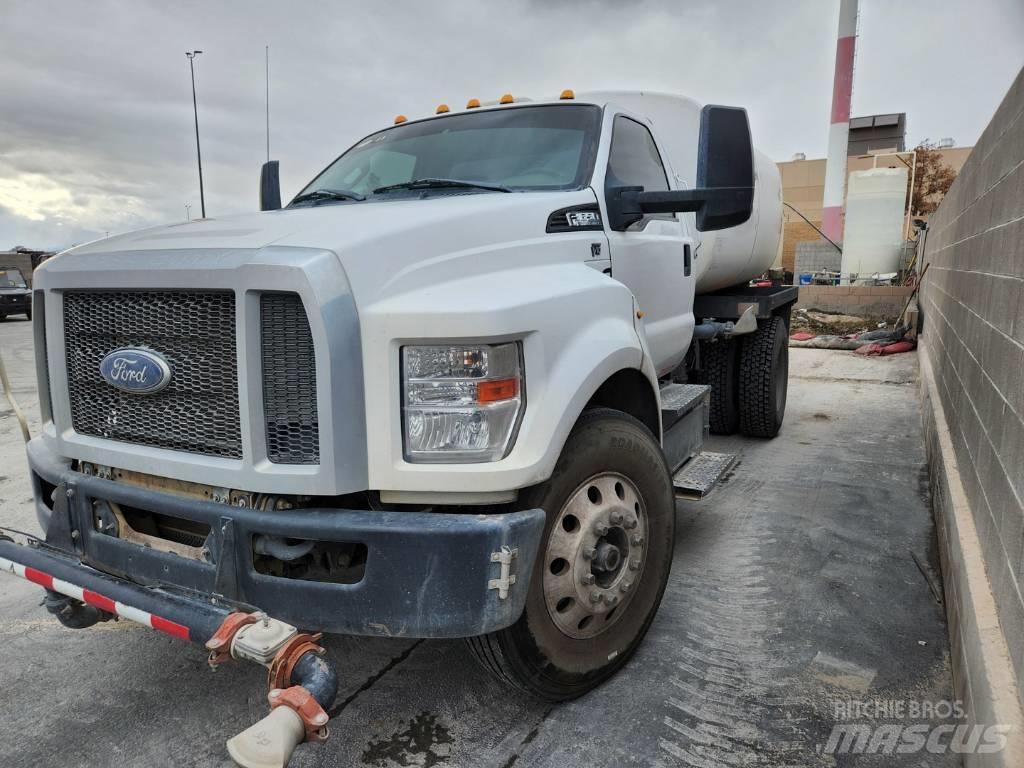Ford F 650 水車