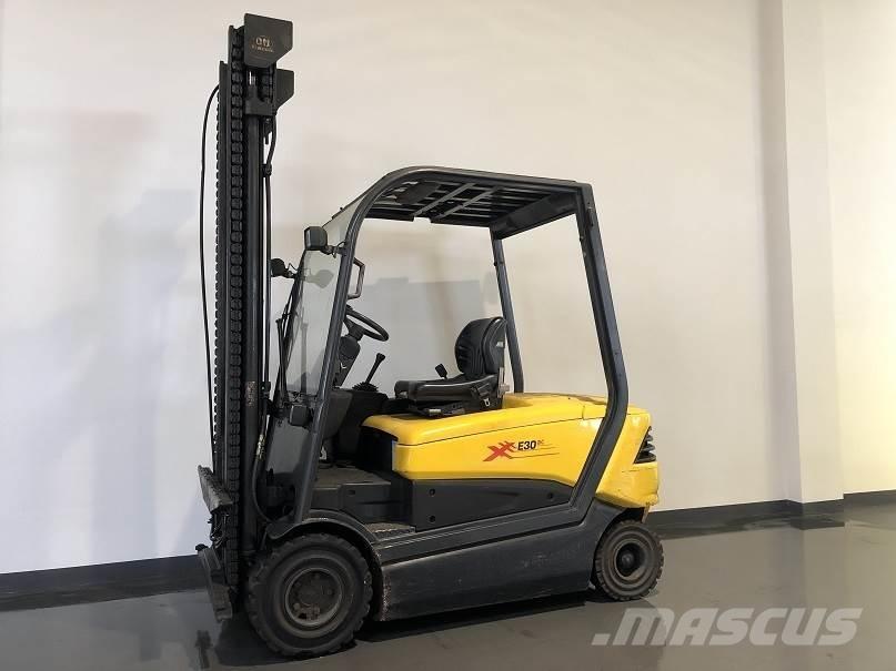 XCMG XE30 電動堆高機
