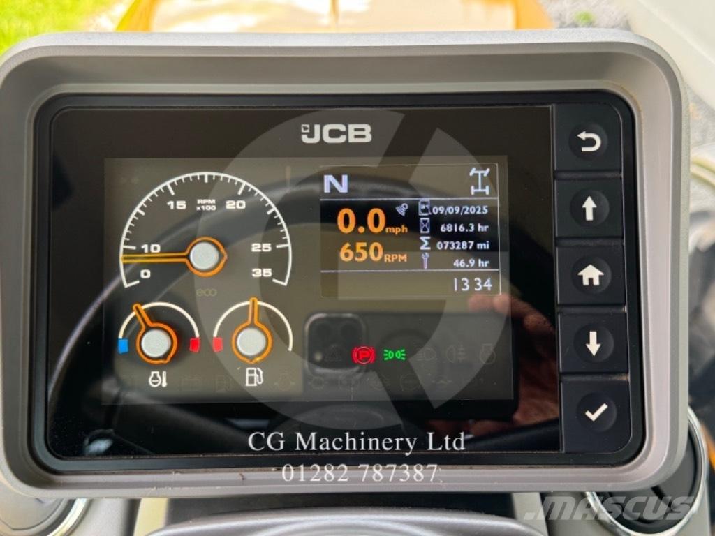 JCB Fastrac 4220 曳引機
