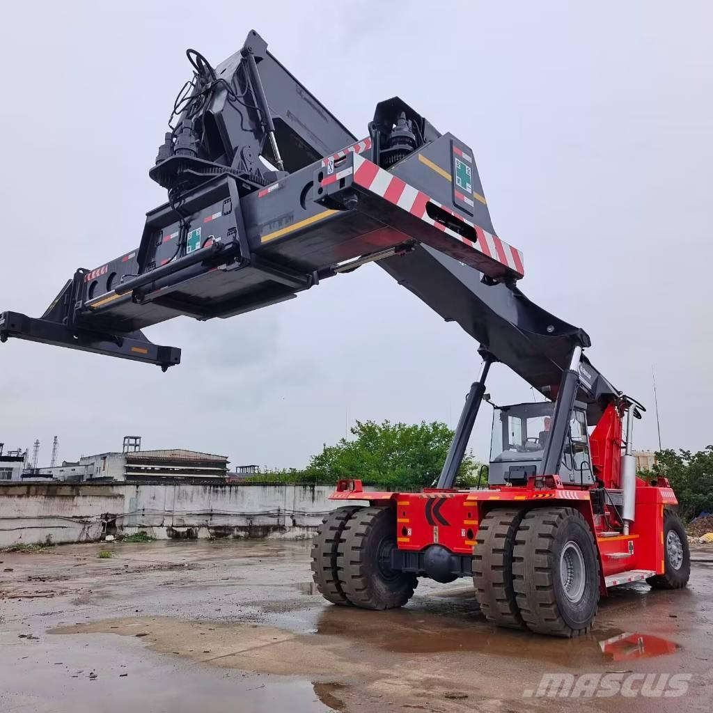 Kalmar DRF 450 前伸型堆積機