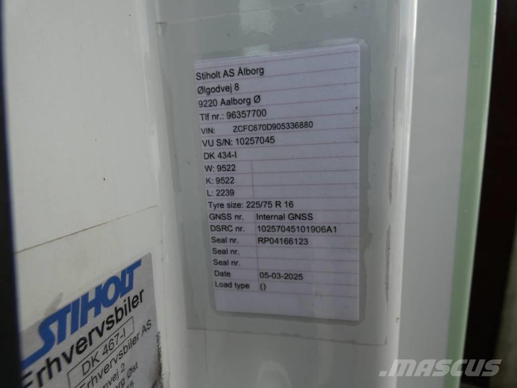 Iveco 70C 18 商用底盤車