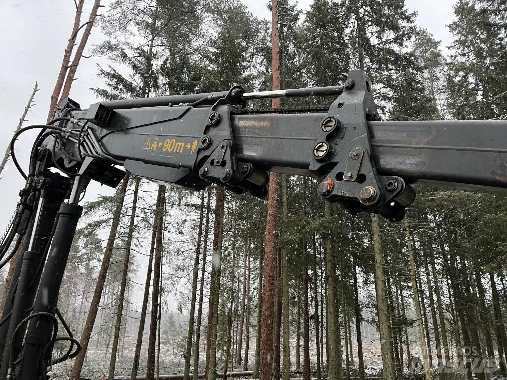 Ponsse Bear 8W 收穫機
