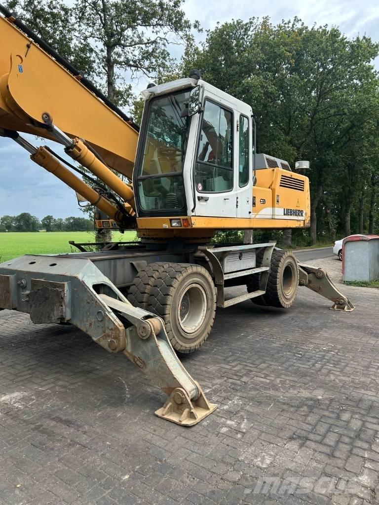 Liebherr 934 B 廢棄物/工業用操作車