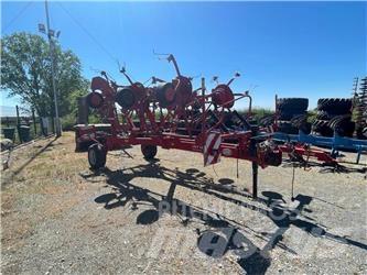 Lely Lotus 900 耙與翻草機