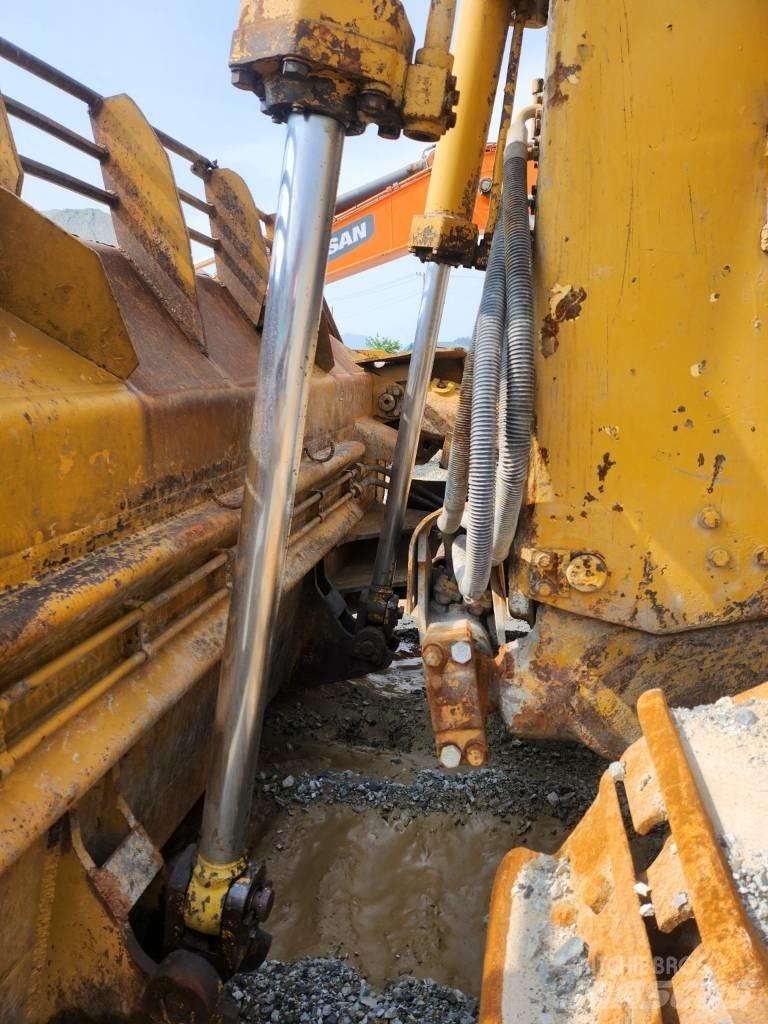 CAT D 9 N 履帶推土機