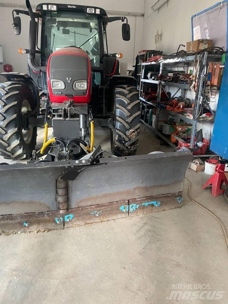 Valtra N 101 曳引機