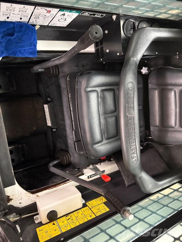 Bobcat S 16 滑移轉向裝載機
