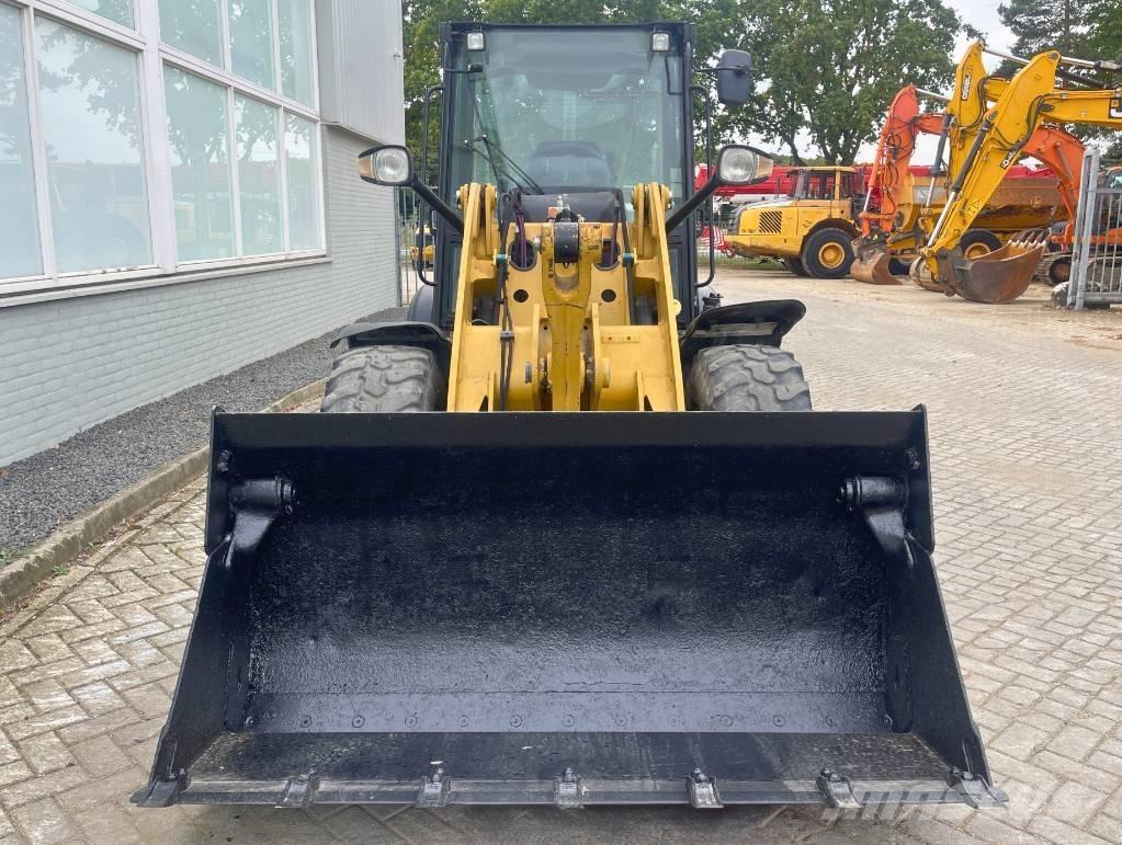 CAT 906 M    2018 輪胎式裝載機