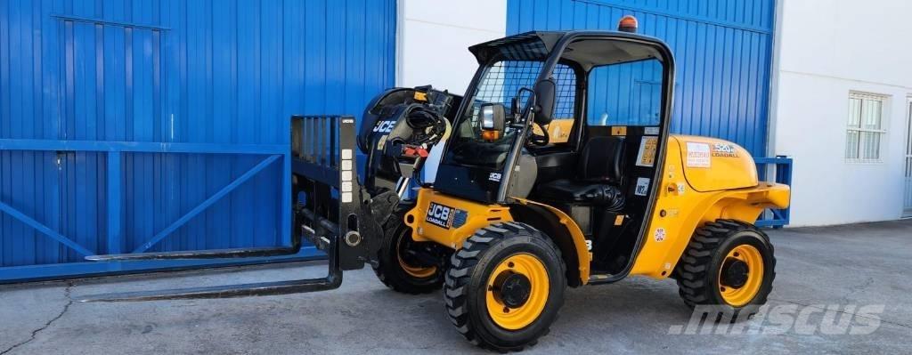 JCB 520-40 伸縮臂操作車