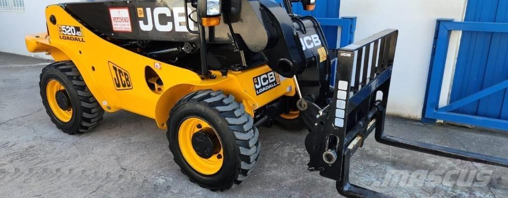 JCB 520-40 伸縮臂操作車