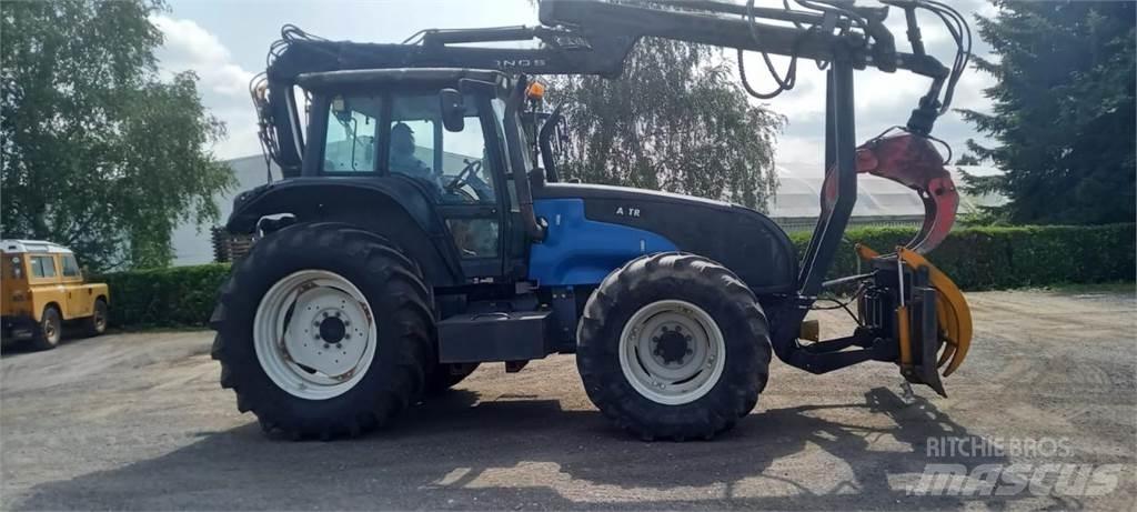 Valtra T130 曳引機