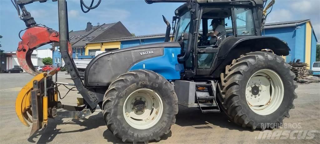 Valtra T130 曳引機