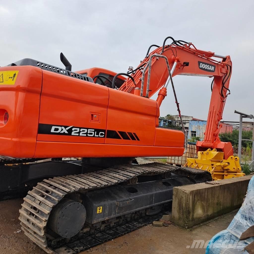 Doosan DX 225 履帶式 挖土機/掘鑿機/挖掘機