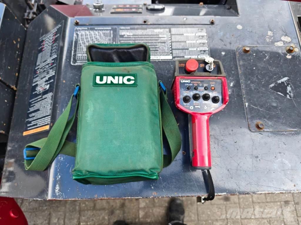 Unic URW 506 CDE 履帶式起重機