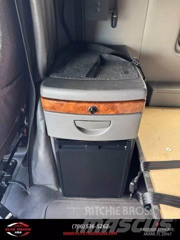 International LT 其他貨車