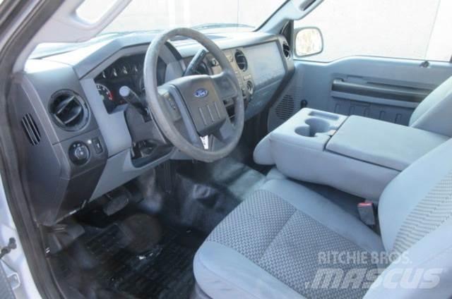 Ford F350 救援車